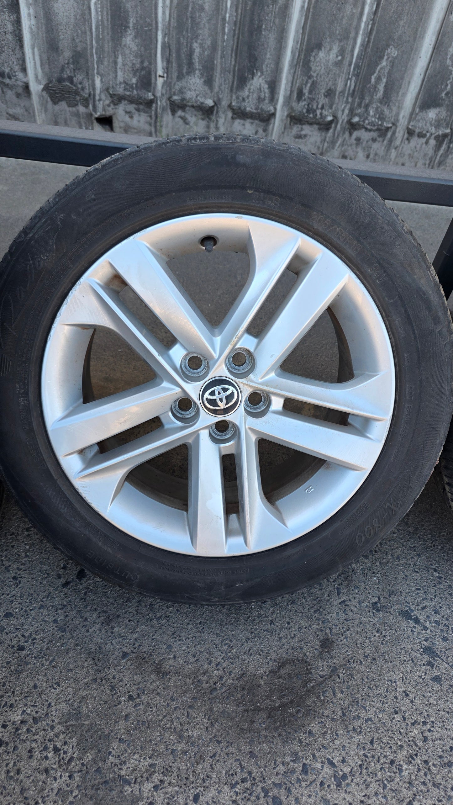 5X Toyota Corolla Wheels (205/55 R16)