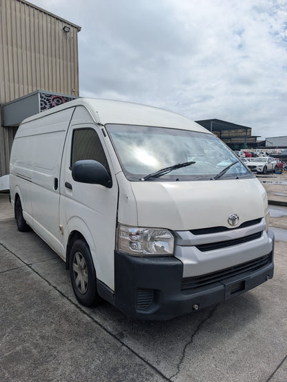 2016 Toyota HiAce #254 photo 2